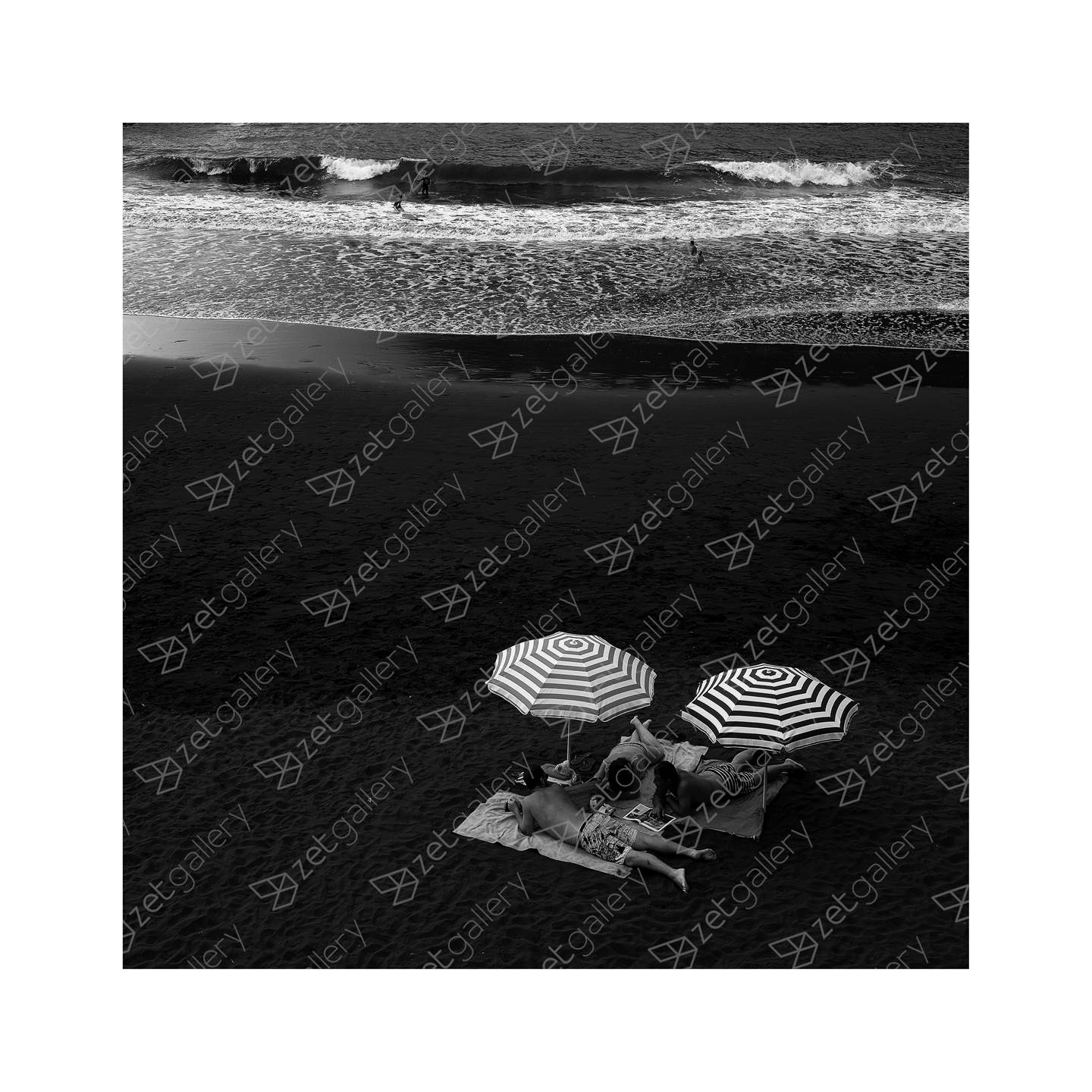 Sunbathers, Fotografia Digital Preto e Branco original por Filipe Bianchi