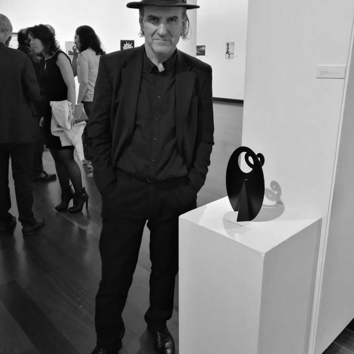 Juan Coruxo, escultor en la galería zet