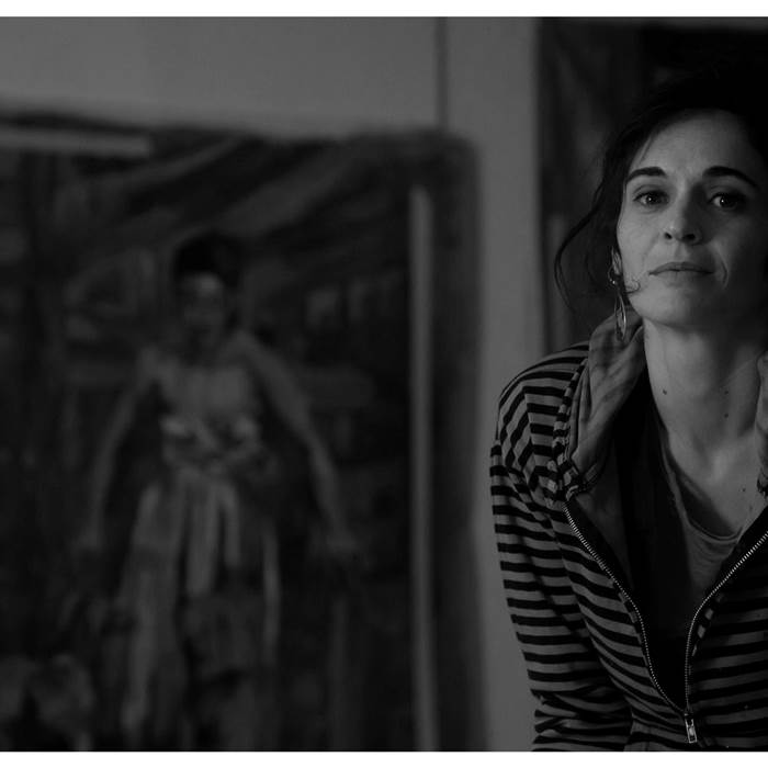 Daniela  Reis, pintor en la galería zet