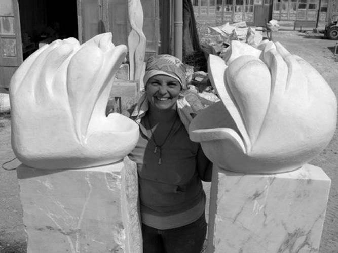 Sandra Borges, sculptor at zet gallery