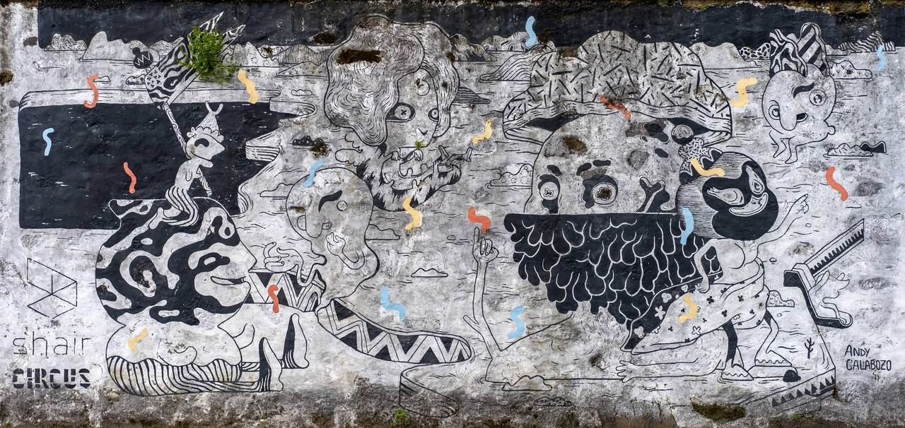 Na autoria do Coletivo Circus, a pintura mural da Rua do Raio foi encomendada pelo dstgroup com o objetivo de assinalar a abertura da zet gallery (anteriormente designada como “shair”) em abril de 2014. O trabalho evoca o universo fantasmagórico e ilustrativo do coletivo que, há vários anos, se dedica maioritariamente a explorar as possibilidades do grafiti. 