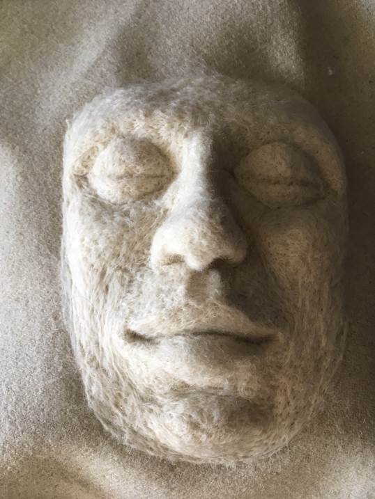 Máscara feltro #4, Escultura Técnica Mista Figura Humana original por António  Jorge