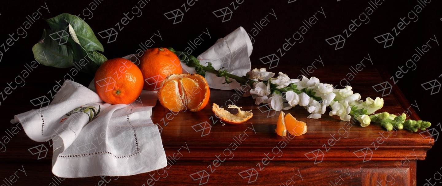 Bodegón de mandarinas y alhelíes, Fotografia Digital Natureza Morta original por Cecilia Gilabert