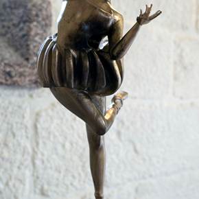 BORN ON STAGE, original Animals Mixed Technique Sculpture by Helena de Medeiros