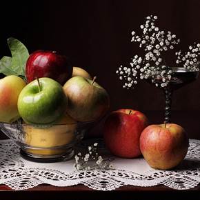 Bodegón de las ocho manzanas, original Still Life Digital Photography by Cecilia Gilabert