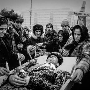 Roménia / Romania, 1989, original Figura humana Cosa análoga Fotografía de Alfredo Cunha