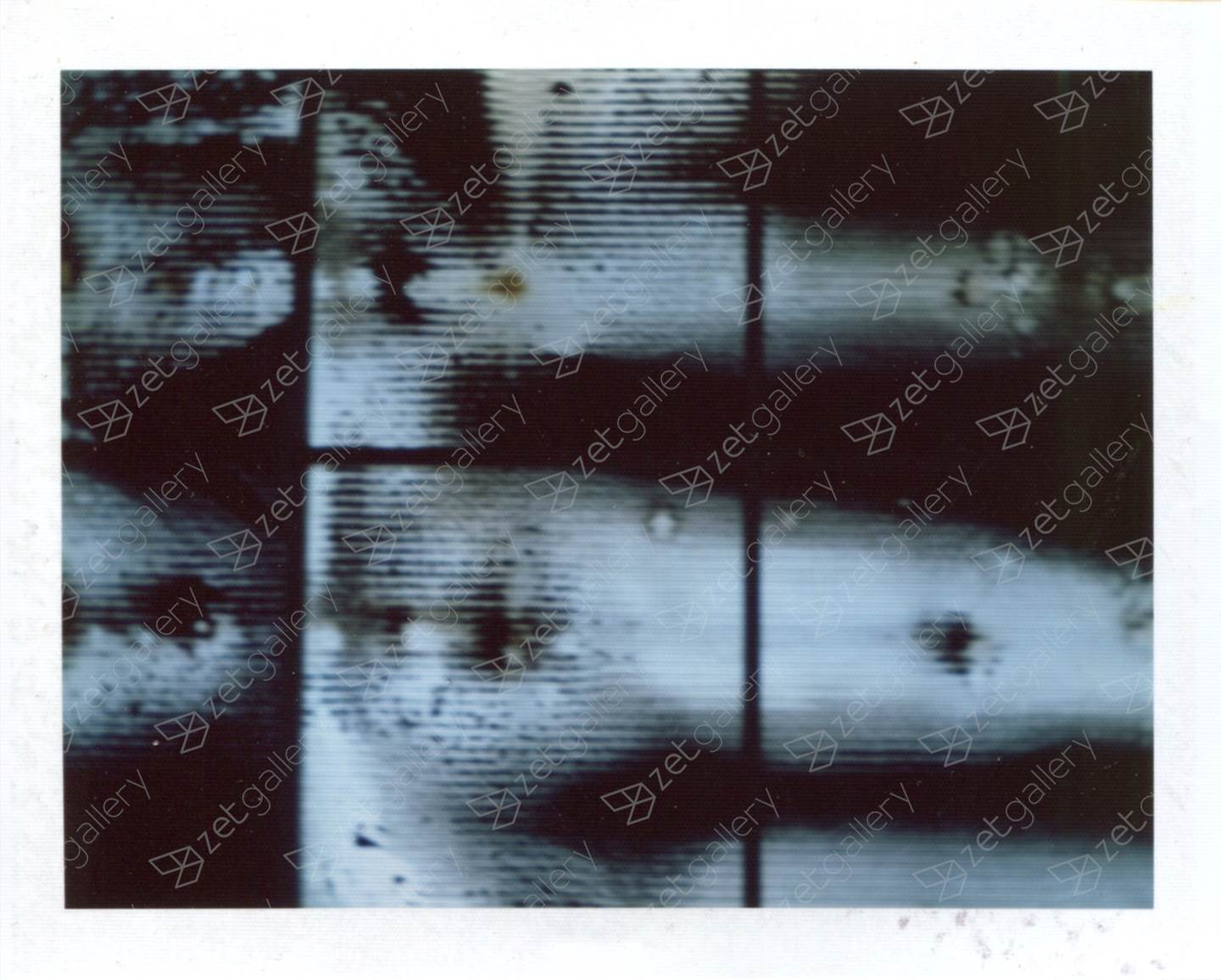 Polaroid Land (6), Fotografia Analógica Abstrato original por Yorgos Kapsalakis