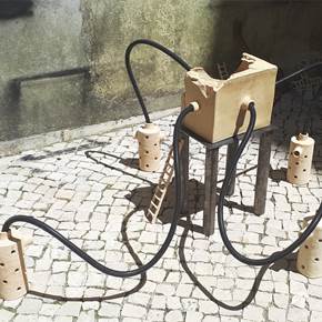 It's Broken, original Vanguardia Cerámico Escultura de Joana Lapin
