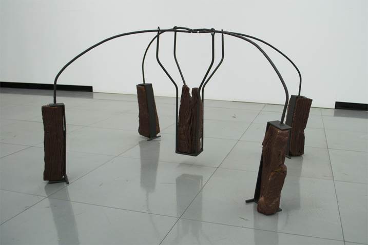 Resistência (da Saudade), original Abstrait Métal Sculpture par Ana Almeida Pinto