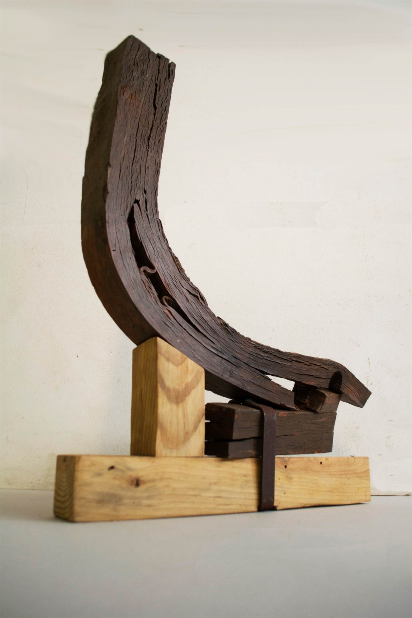 Resistência (do Absurdo), original Abstract Iron Sculpture by Ana Almeida Pinto