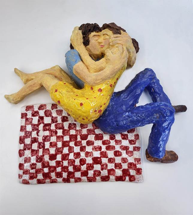Não ponhas os pés na manta (quando és romântico, mas sofres de OCD) , Escultura Cerâmica Figura Humana original por Liliana Velho