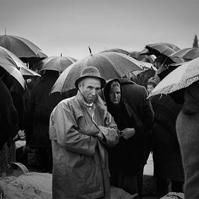 Celorico da Beira, 1976, original Human Figure Analog Photography by Alfredo Cunha