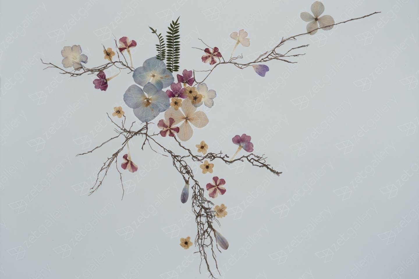 Flower arrangement #1, Fotografia Digital Natureza Morta original por Liliia Kucher