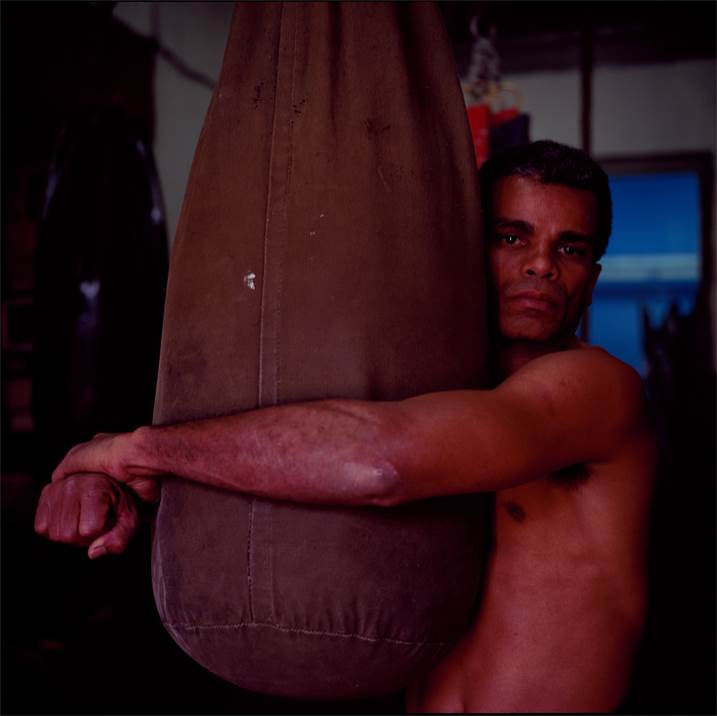 Holding my punching ball, original Naturaleza muerta Digital Fotografía de Miguel Rio Branco