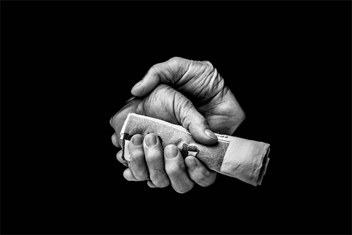 HANDS I, Medium Edition 1 of 10, Fotografia Digital Abstrato original por Benjamin Lurie