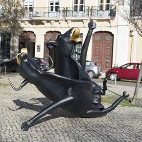 Bending an Ache, original Animals Metal Sculpture by Emre Özçaylan