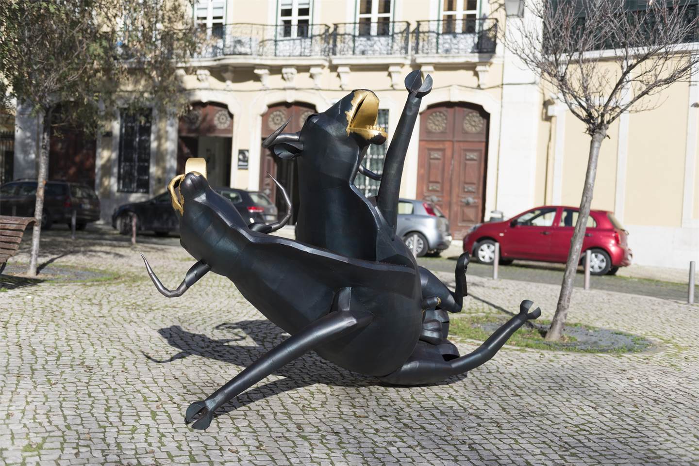Bending an Ache, original Animals Metal Sculpture by Emre Özçaylan