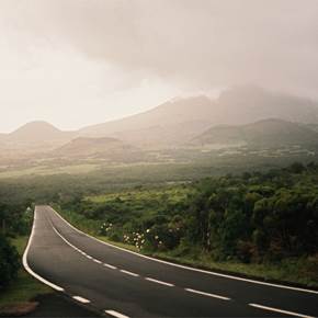 Uma estrada no meio do nada / A road in the middle of nowhere, Fotografia Analógica Paisagem original por Miguel De
