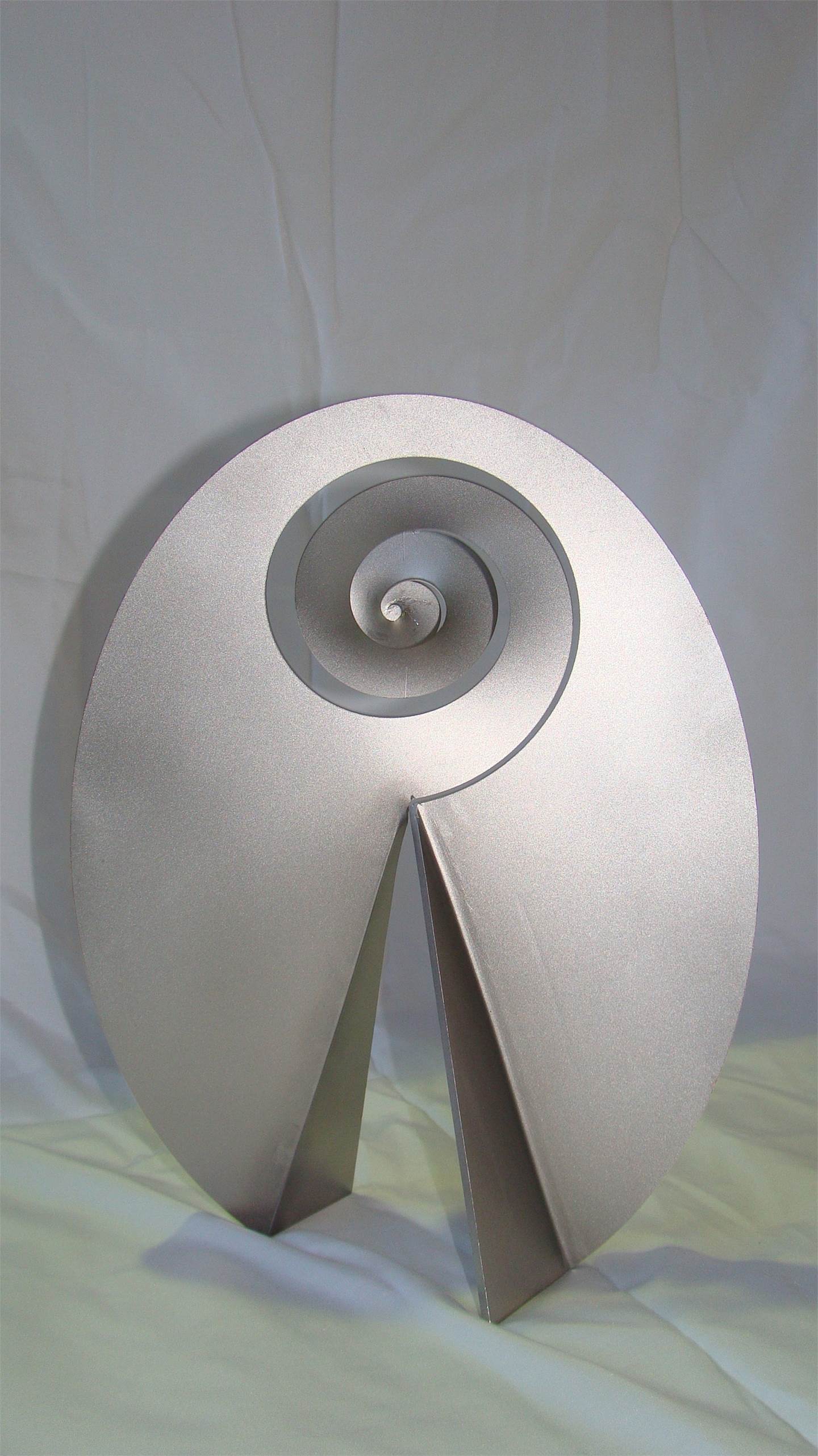 Carrapicho ó vento mareiro (Descomposición del óvalo), original Abstrait Métal Sculpture par Juan Coruxo