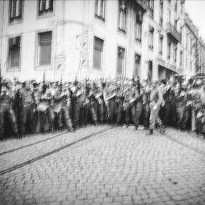 Lisboa, 25 de Abril de 1974 / Lisbon, April 25th, 1974, original Figura humana Cosa análoga Fotografía de Alfredo Cunha