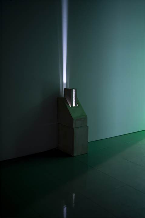 Segmento transporte feixe de luz, original Abstract Mixed Technique Sculpture by João Dias