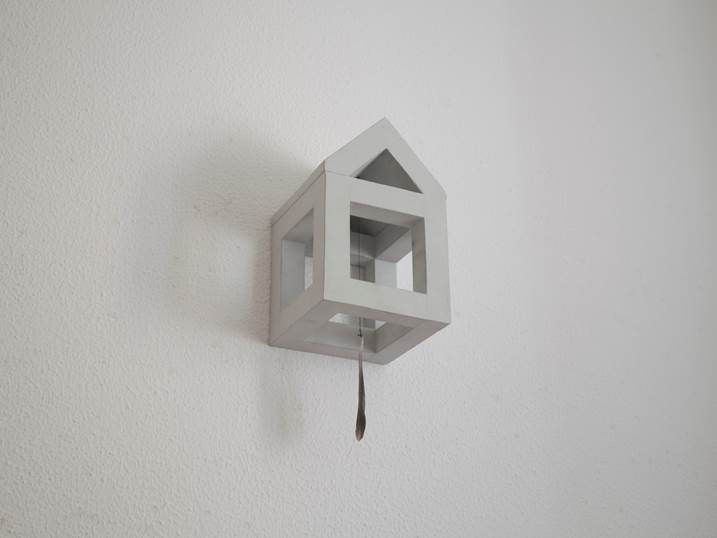 Foge casa!, original Small Mixed Technique Sculpture by Carlos Filipe Cavaleiro