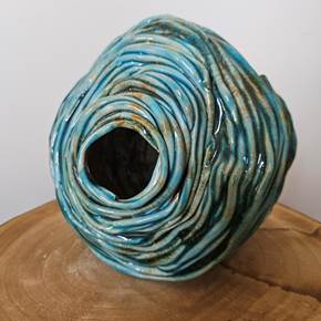 Behive Blue I, Escultura Cerâmica Figura Humana original por Ana Sousa Santos