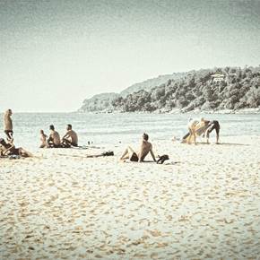Beach Lounge, Fotografia Analógica Homem original por Hua  Huang