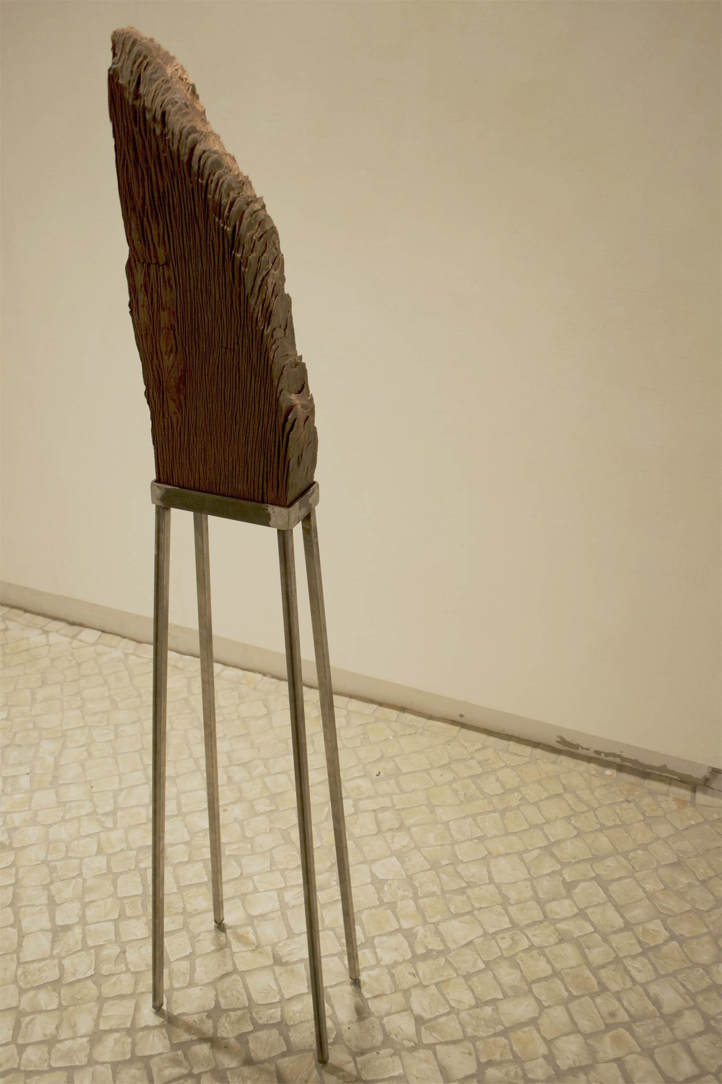 Resistência (da Escarpa), original Abstract Mixed Technique Sculpture by Ana Almeida Pinto
