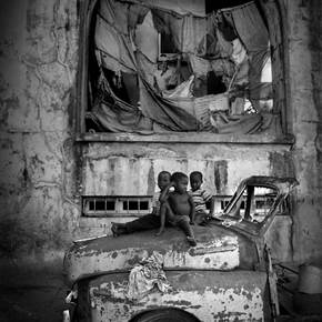 Moçambique / Mozambique, 1993, original Woman Analog Photography by Alfredo Cunha