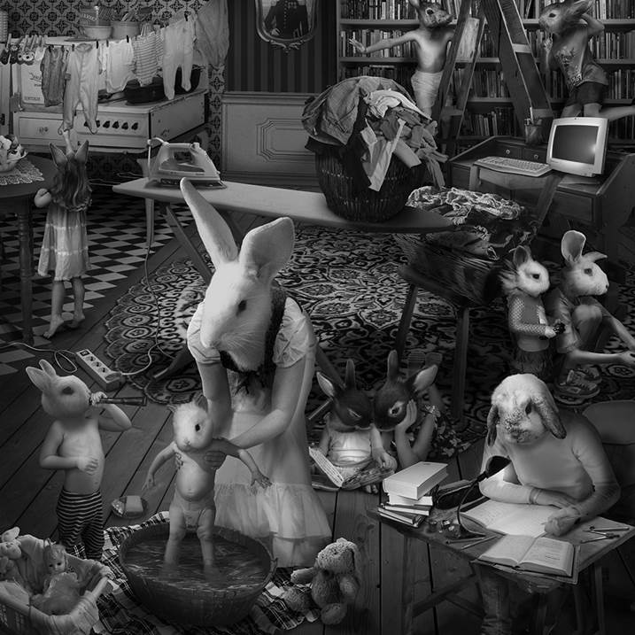 Mrs. Rabbit thinks that she can do everything by herself, Fotografia Digital Animais original por Mafalda Marques Correia