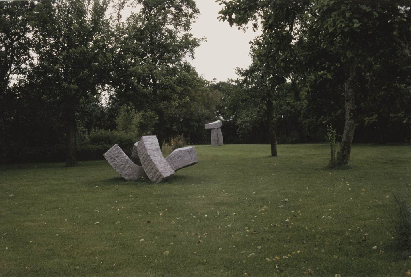 Cruzado, original Abstract Mixed Technique Sculpture by Volker Schnüttgen