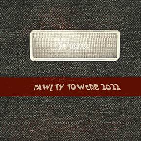 Fawlty Tower 2022 - "No Signal", Fotografia Analógica Homem original por Hua  Huang