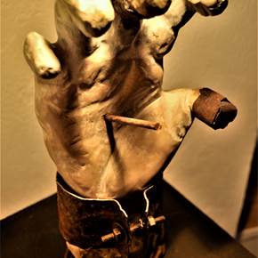 Dás-me uma maõzinha ?  Can you give me a hand?   , original Corps Marbre Sculpture par Suzana Henriqueta