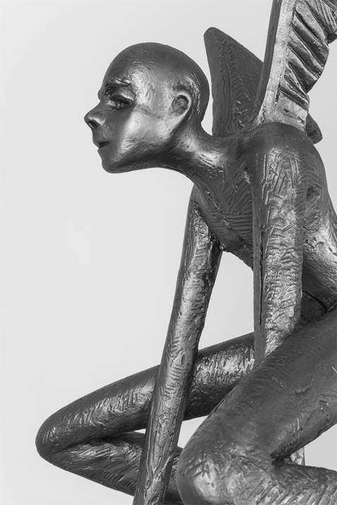 Universo Alado, original Figure humaine Technique mixte Sculpture par Pedro Figueiredo