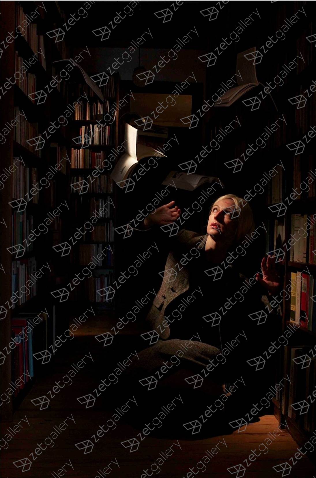 The books, Fotografia  Mulher original por Claudia Clemente