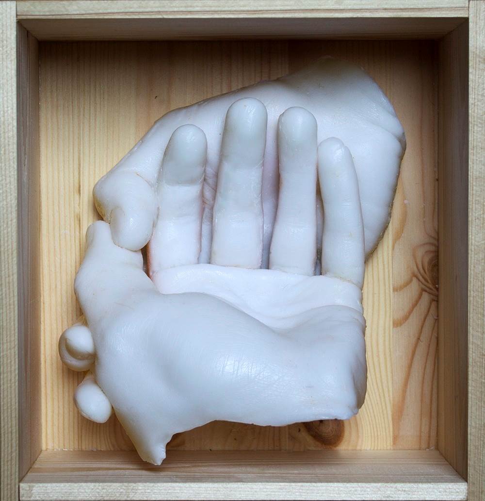 PLASTER HANDS III, Escultura Gesso Abstrato original por Ana Sousa Santos